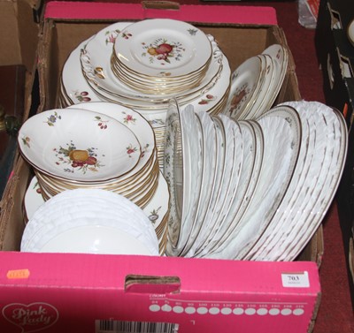 Lot 703 - A reproduction Worcester Delecta pattern part...