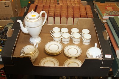 Lot 683 - A Wedgwood Colonnade pattern porcelain...