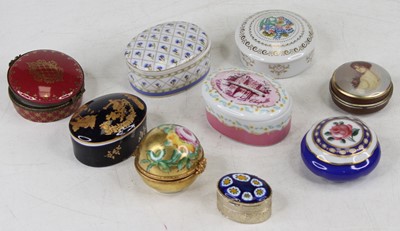 Lot 585 - A collection of pill or patch boxes, to...