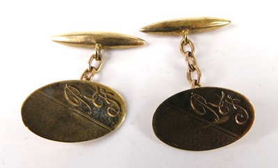 Lot 397 - A pair of gent's 9ct gold cufflinks, with...