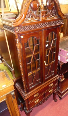 Lot 1236 - A contemporary American mahogany federal style...