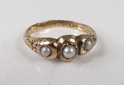 Lot 431 - A circa 1900 9ct gold and seed pearl set ring,...