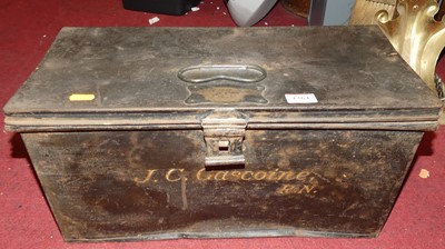 Lot 1364 - A circa 1900 metal hinge top fitted hat box,...