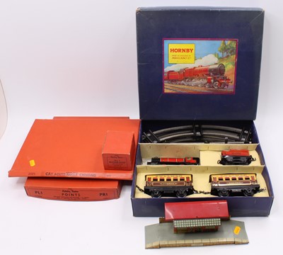 Lot 376 - Hornby M1 0 Gauge Passenger Train Set together...