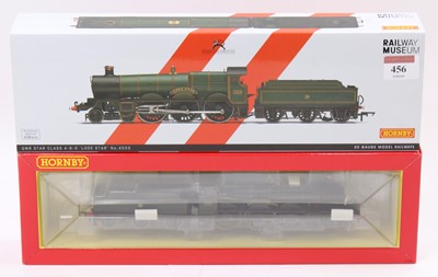 Lot 456 - Hornby/Railway Museum loco & tender R3864 GWR...