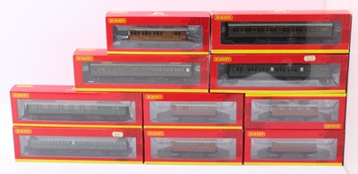 Lot 459 - Ten Hornby coaches: Maunsell Southern R4736,...