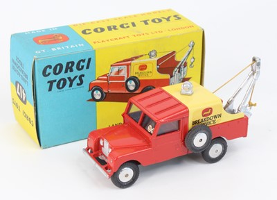 Lot 1061 - Corgi Toys, 417 Land Rover breakdown truck,...