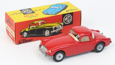 Lot 1048 - Tekno, 824, MGA1600, red body with cream...