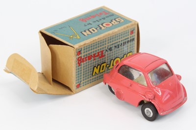 Lot 1020 - Spot On By Triang No.118, BMW Isetta, pink...