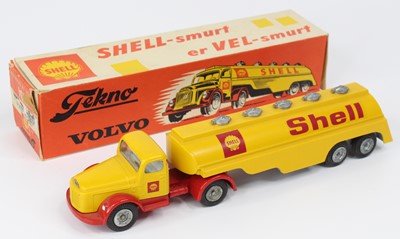 Lot 1070 - Tekno No.434 Volvo Articulated Petrol Tanker...