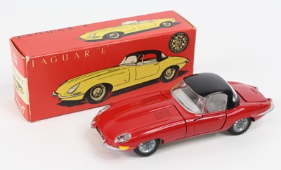 Lot 1066 - Tekno 927 Jaguar Type E - red body, black hood,...