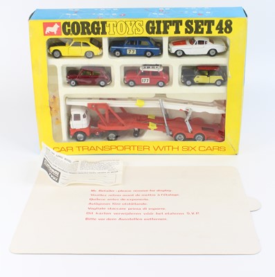 Lot 1098 - Corgi Toys, GS48 Transporter gift set to...