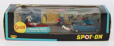 Lot 1042 - Spot-On No. 803 Superville Garage with Tommy...