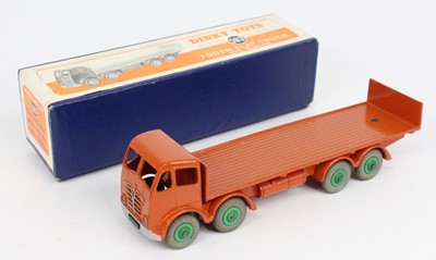 Lot 1134 - Dinky Toys, 903, Foden Flat Truck with...