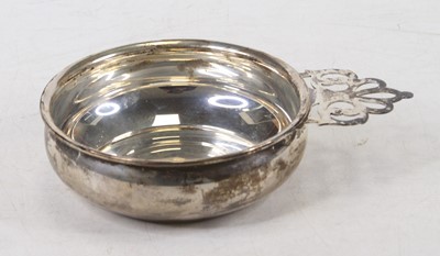 Lot 306 - A mid-20th century silver porringer, of...