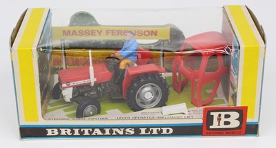 Lot 1089 - Britains No. 9529 Massey Ferguson 135 tractor...