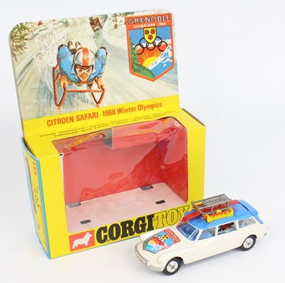 Lot 1120 - Corgi Toys No. 499 Citroen Safari 1968 Winter...