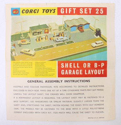 Lot 1040 - Corgi Toys Gift set 25 Shell or BP Garage with...