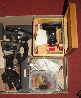 Lot 69 - A collection of microscope equipment to...