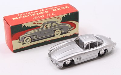 Lot 1675 - A Quiralu modern release Mercedes Benz 300 SL,...