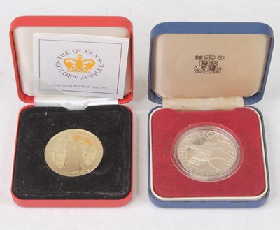 Lot 433 - Great Britain, 1977 jubilee silver crown, in...