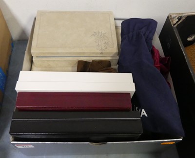 Lot 411 - A box of assorted costume and fashion...