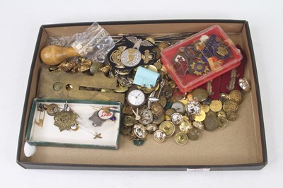 Lot 420 - Mixed lot to include assorted dress buttons,...