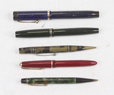 Lot 444 - A Parker bakelite fountain pen with 14ct gold...