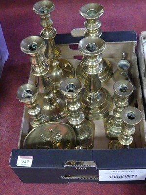 Lot 529 - A collection of brassware to include Victorian...