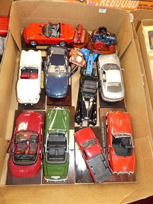 Lot 552 - A tray of mainly 1:18 and 1:24 scale diecast...