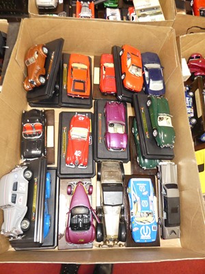 Lot 567 - A tray of mainly 1:18 and 1:24 scale diecast...