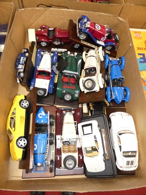 Lot 568 - A tray of mainly 1:18 and 1:24 scale diecast...