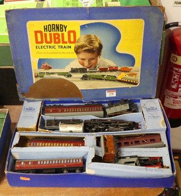 Lot 578 - A Hornby Dublo boxed train set and various...