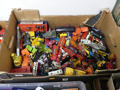 Lot 581 - A box of playworn diecast