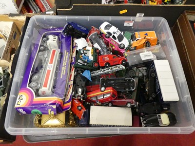 Lot 582 - A box of playworn diecast