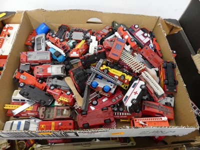 Lot 583 - A box of playworn diecast