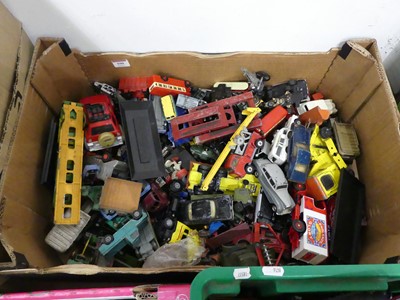 Lot 590 - A tray of mixed diecast vehicles, to include...