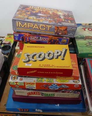 Lot 597 - A large quantity of mixed vintage board games,...