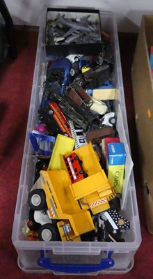 Lot 627 - A quantity of mixed playworn diecast vehicles...