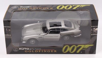 Lot 955 - An Auto Art 007 1/18 scale boxed model of the...