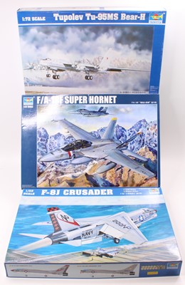 Lot 1574 - A collection of three boxed Trumpeter 1/32 and...