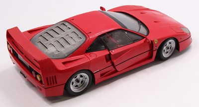 Lot 958 - A Kyosho 1/12th scale No. 08602A Ferrari F40...