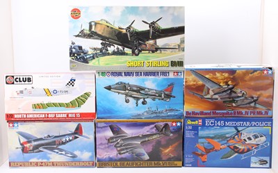 Lot 1618 - One tray of seven mixed scale plastic aircraft...