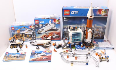 Lot 663 - A Lego City Space theme construction kit group...