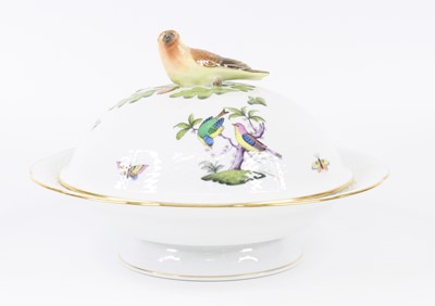 Lot 1114 - A Herend porcelain tureen, decorated in the...