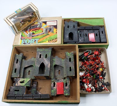 Lot 1853 - A boxed Triang Lines Bros Ltd wooden fort,...