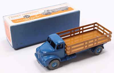 Lot 1210 - Dinky Toys No. 531 Leyland Comet Lorry in blue...