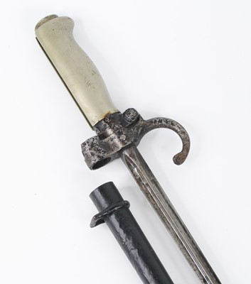 Lot 3347 - A French model 1886 Lebel bayonet, having a...