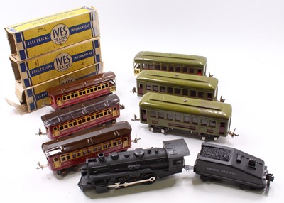 Lot 213 - Lionel loco and coaches: 0-4-0 electric...