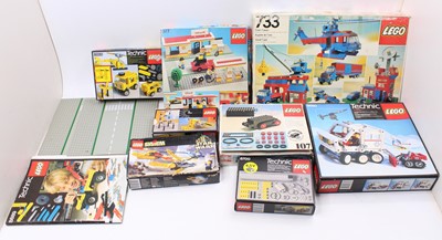 Lot 667 - A collection of mixed boxed Lego and Lego...